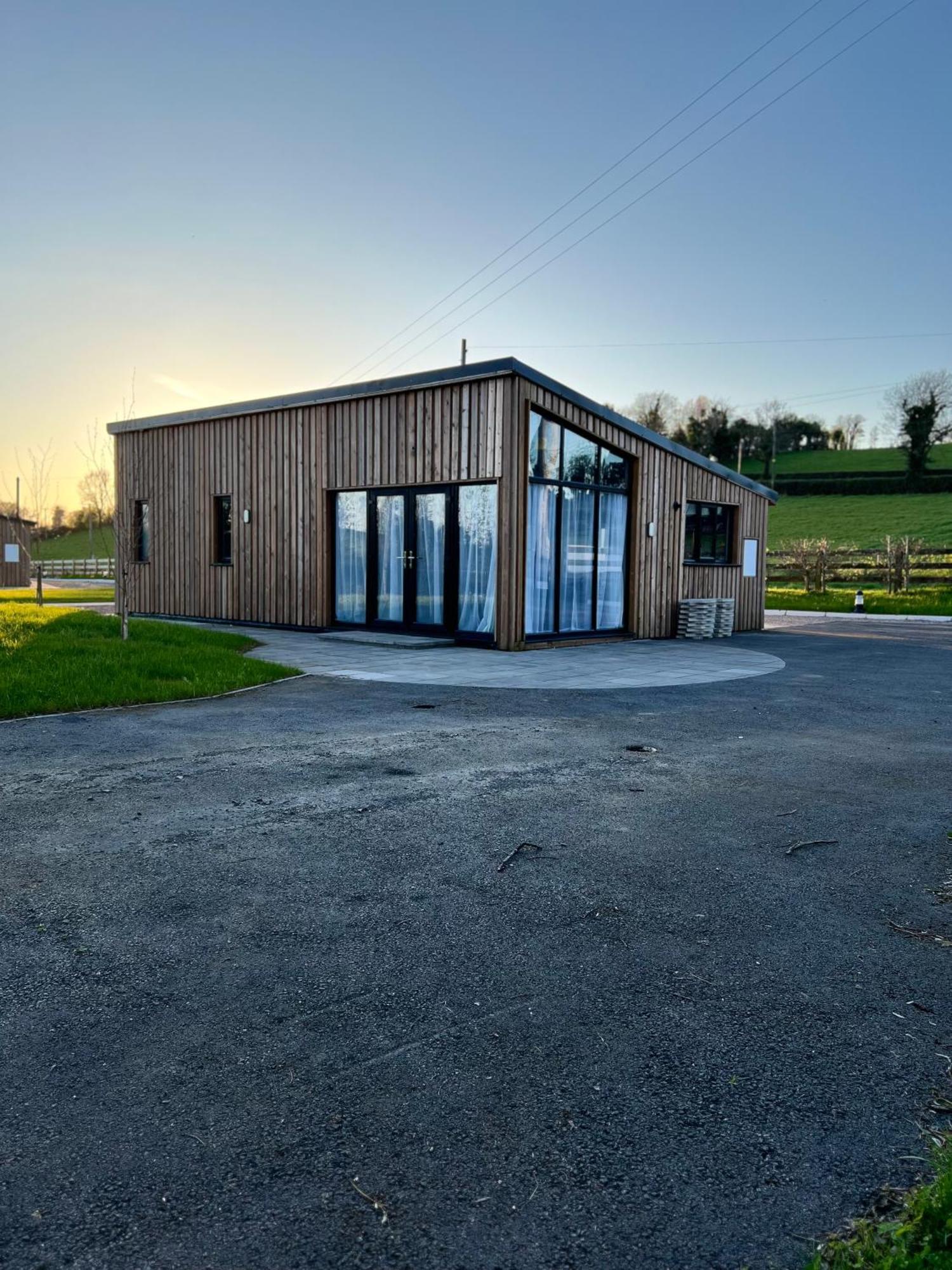 Killyfole Lakeside Lodges Corranny ภายนอก รูปภาพ