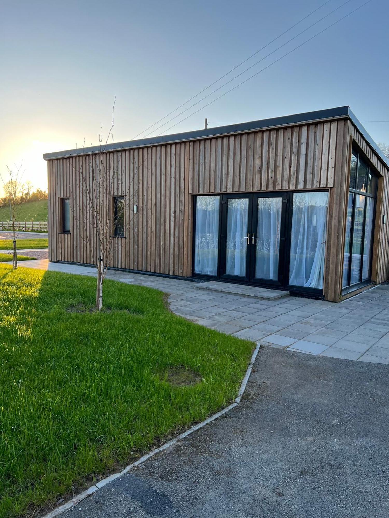 Killyfole Lakeside Lodges Corranny ภายนอก รูปภาพ