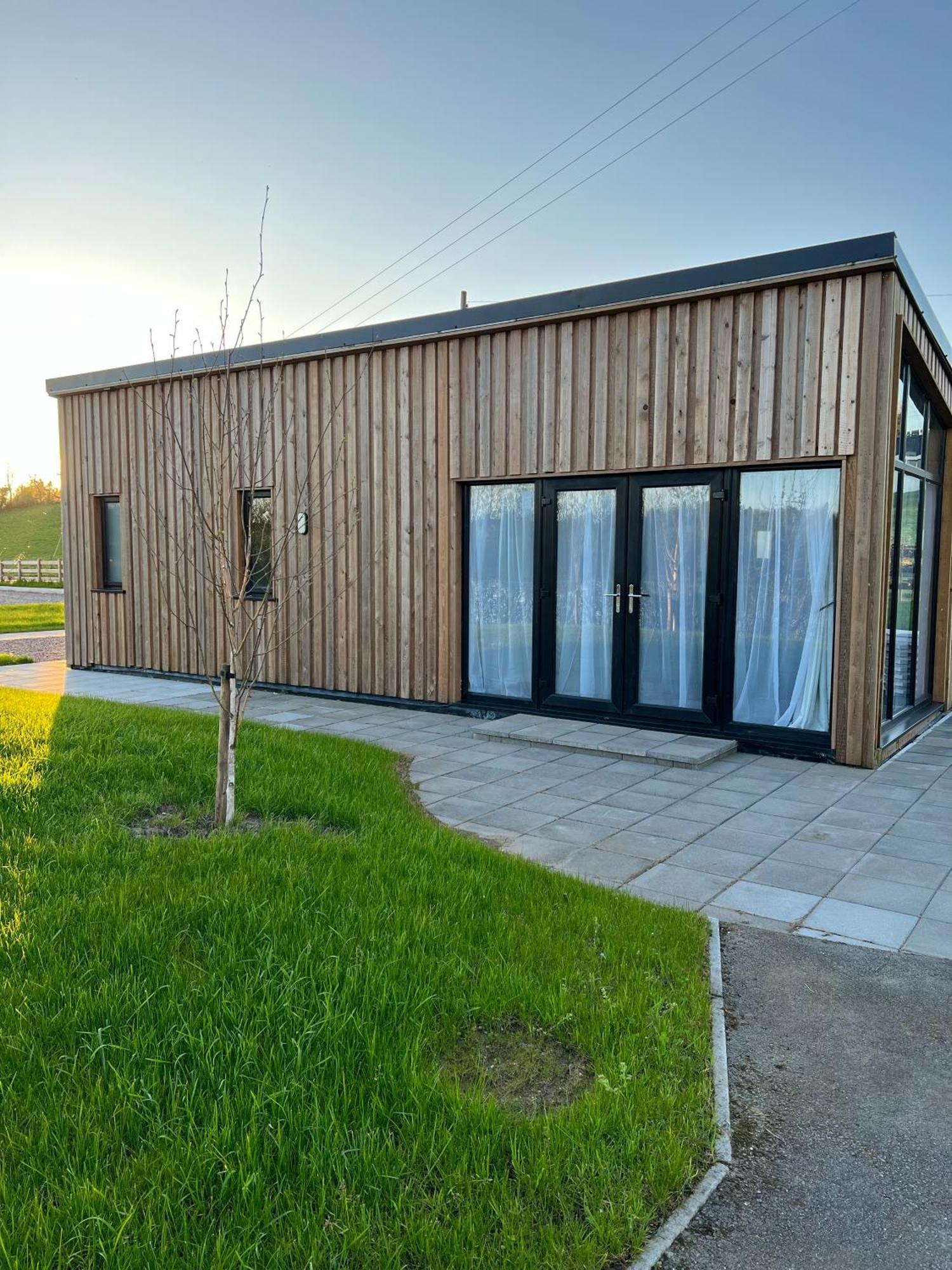 Killyfole Lakeside Lodges Corranny ภายนอก รูปภาพ