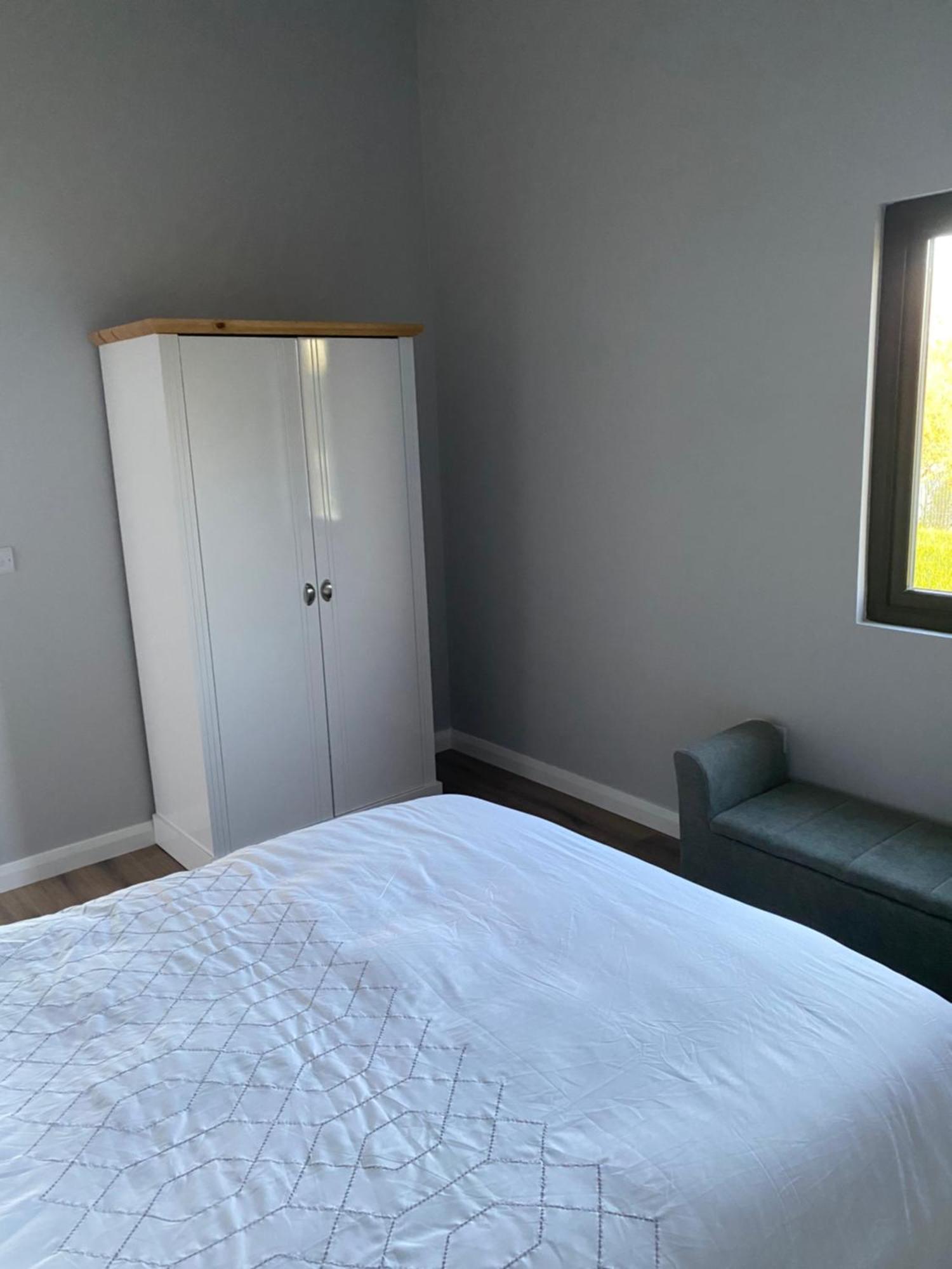 Killyfole Lakeside Lodges Corranny ภายนอก รูปภาพ