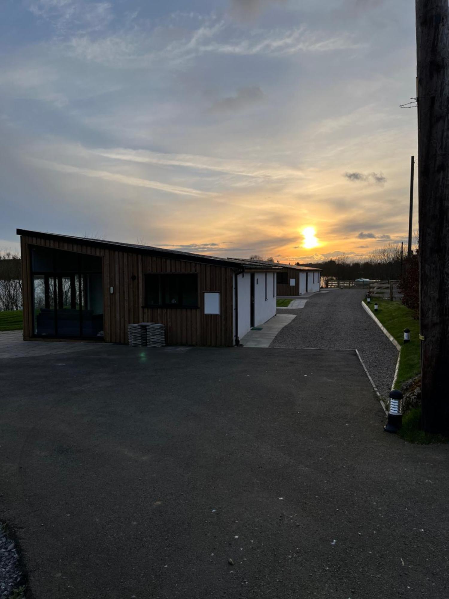 Killyfole Lakeside Lodges Corranny ภายนอก รูปภาพ